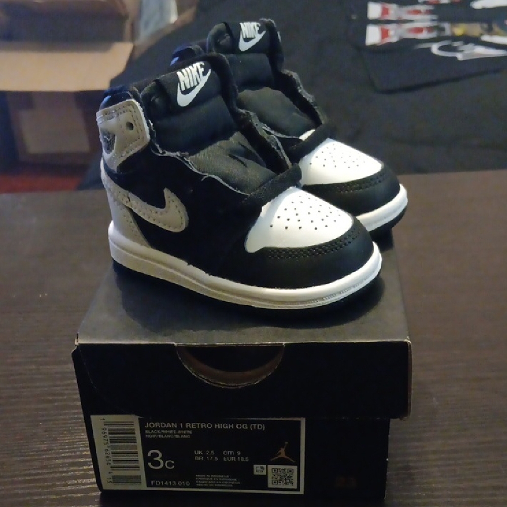 Jordan 1 Retro High OG (TD) "Black and White 2.0" Kids 3c NEW W/OG BOX - Picture 3 of 10